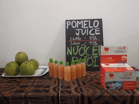 Activities of selling grapefruit juice to donate to the fund