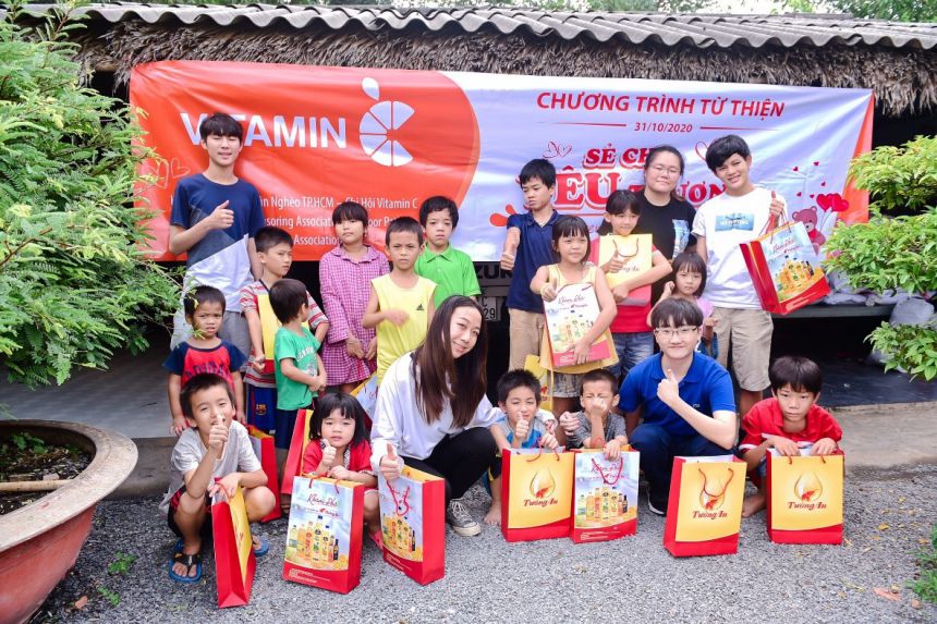 Charity program: "Sharing love" - Bringing happiness to children at Binh Duong social sponsoring center